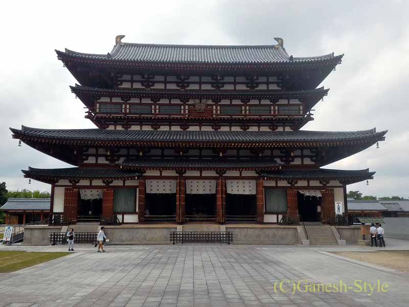 奈良旅行で最大の見どころのひとつ、薬師寺の金堂