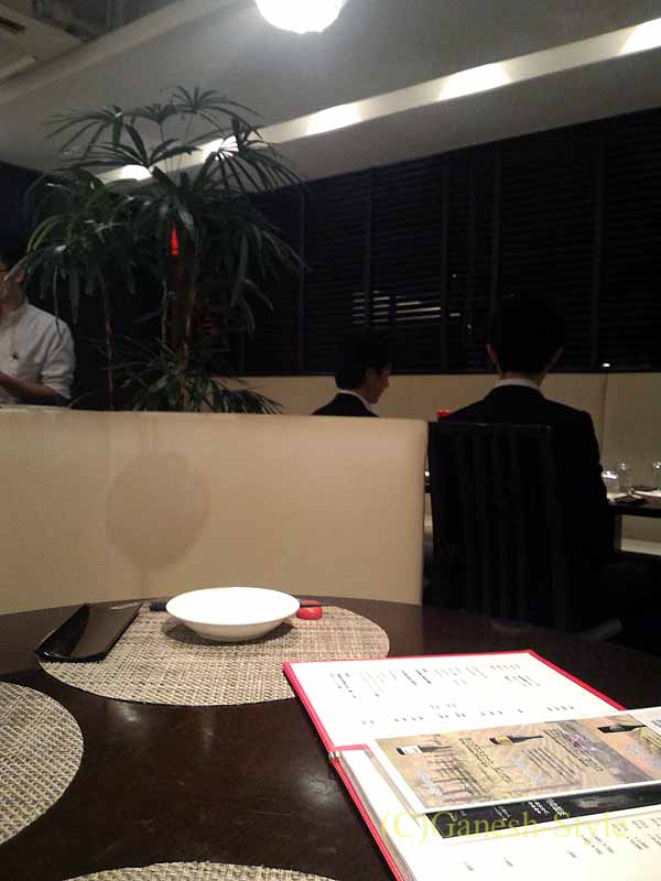 東京・神楽坂にあるエッジの効いた四川料理レストラン芝蘭の店内