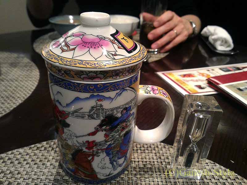 東京・神楽坂にあるエッジの効いた四川料理レストラン芝蘭の中国茶